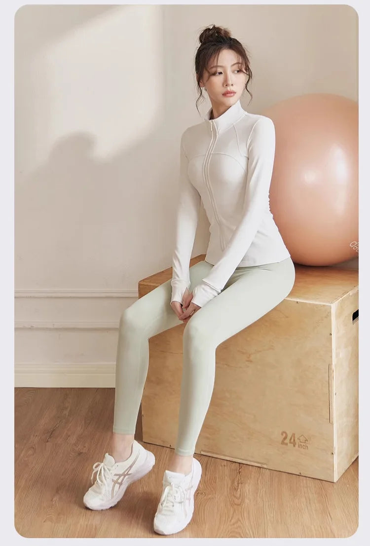 Women's Zip-Up Long Sleeve Yoga Jacket – Quick-Dry, Lightweight Sportswear